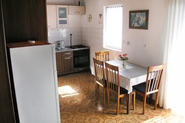 Dining room Seget Vranjica, Dining room in the apartment, dostupna klima i WIFI.