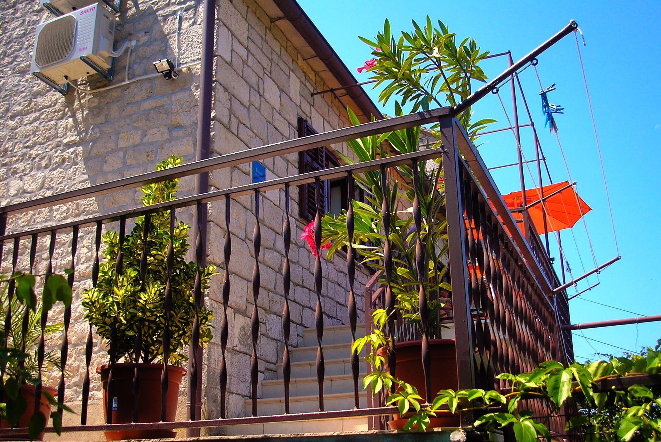 One bedroom apartment with air-conditioning Milna, Brač (A-5242-b)