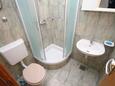 Bathroom Omiš, Bathroom in the studio-apartment, WiFi.