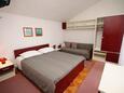 Bedroom 1 Igrane, Bedroom 1 in the apartment, air condition available and WiFi.