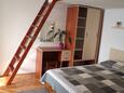 Igrane, Ložnice v ubytování typu studio-apartment, s klimatizací a WiFi.