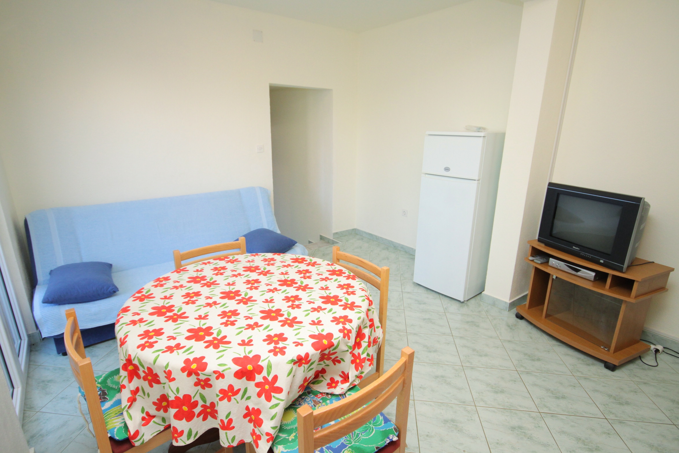 Two bedroom apartment with balcony and sea view Rogoznica (A-5269-b) Two bedroom apartment with balcony and sea view Rogoznica (A-5269-b)