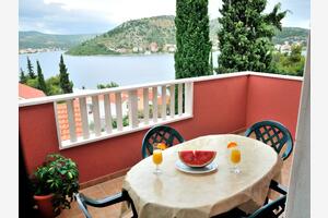Apartmani uz more Rogoznica - 5269