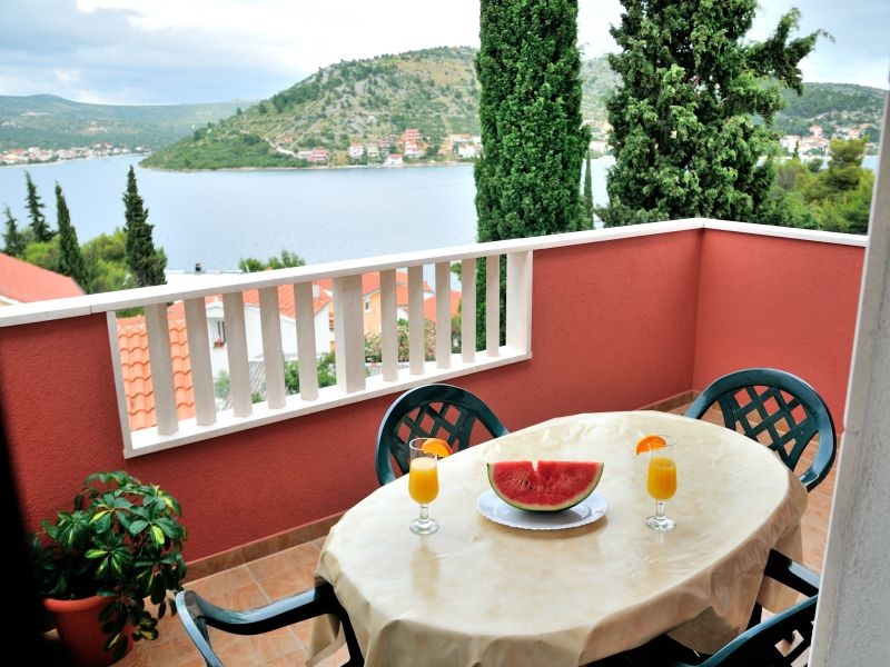 Two bedroom apartment with terrace and sea view Rogoznica (A-5269-c)