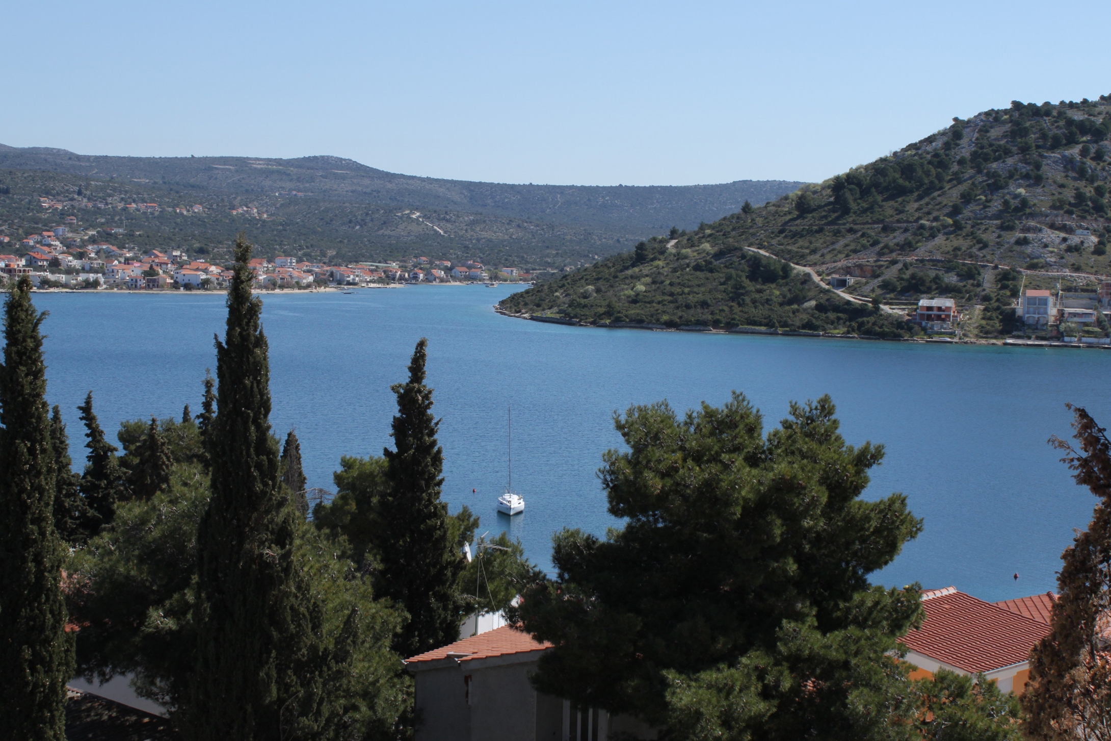 Two bedroom apartment with terrace and sea view Rogoznica  A-c