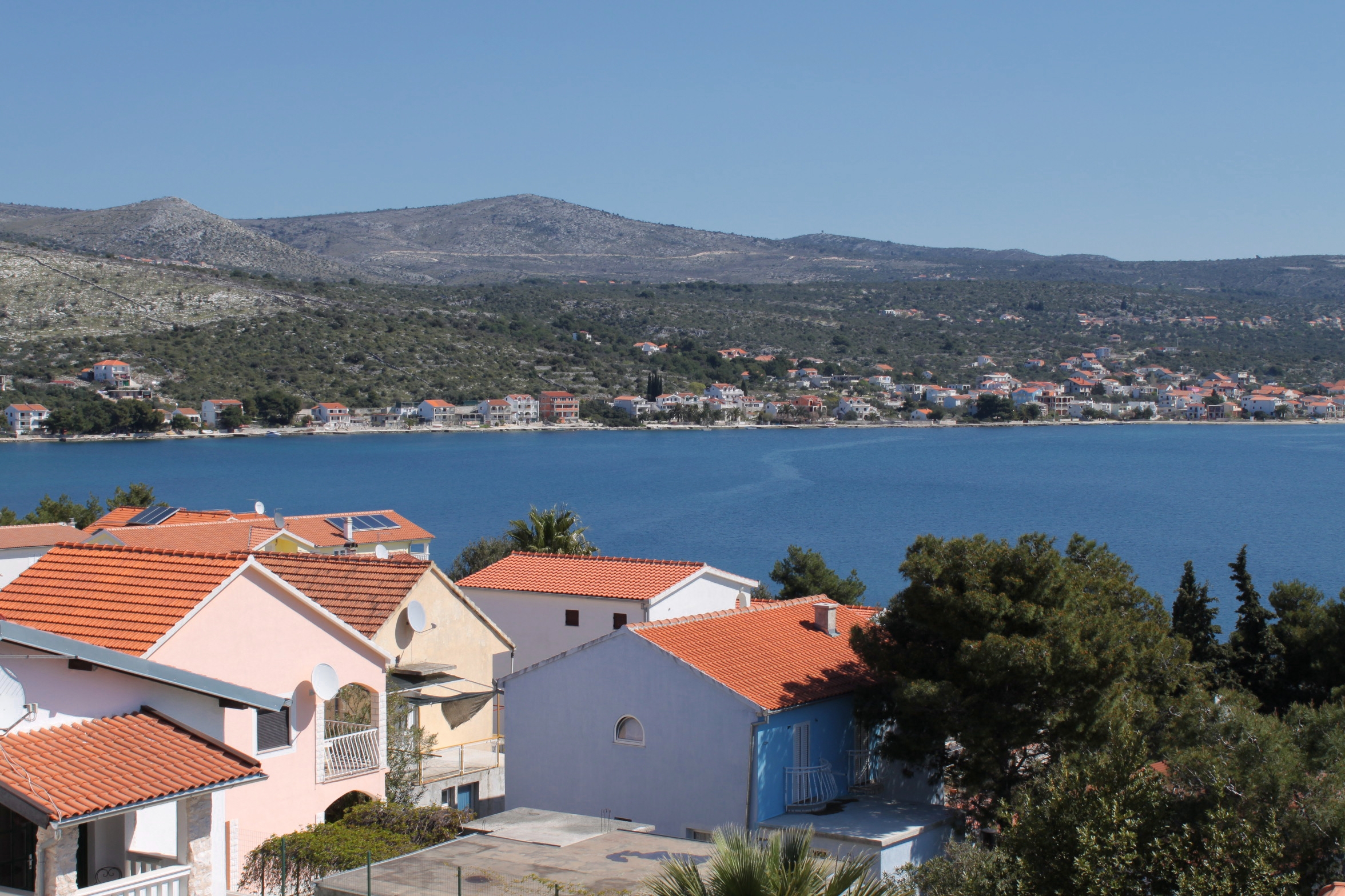 Two bedroom apartment with terrace and sea view Rogoznica  A-d