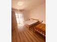Ložnice Metajna, Ložnice v ubytování typu apartment, domácí mazlíčci povoleni a WiFi.