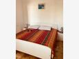 Bedroom Metajna, Bedroom in the apartment, air condition available, (pet friendly) and WiFi.