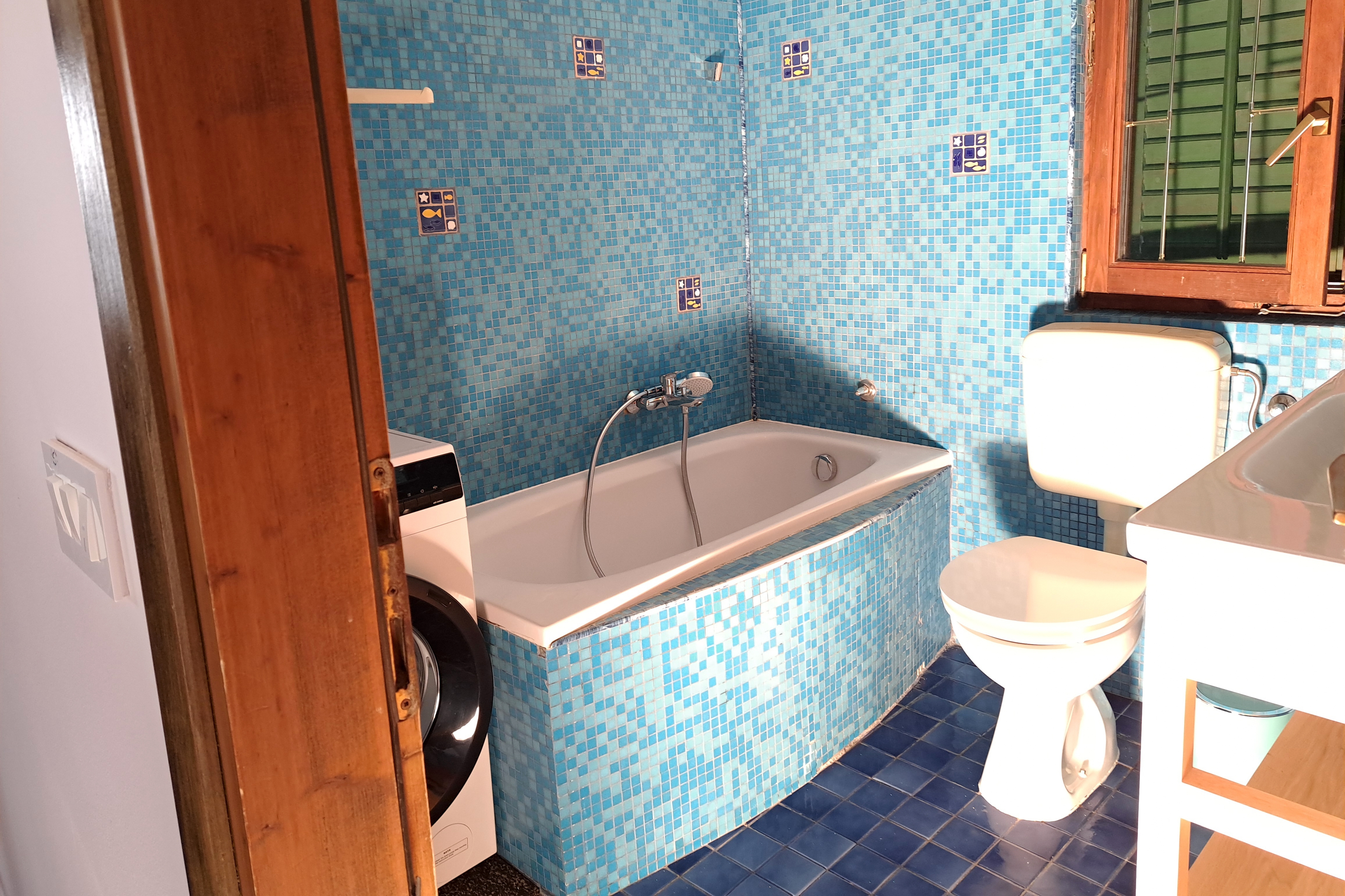 Three bedroom apartment near beach Grebaštica, Šibenik  A-d