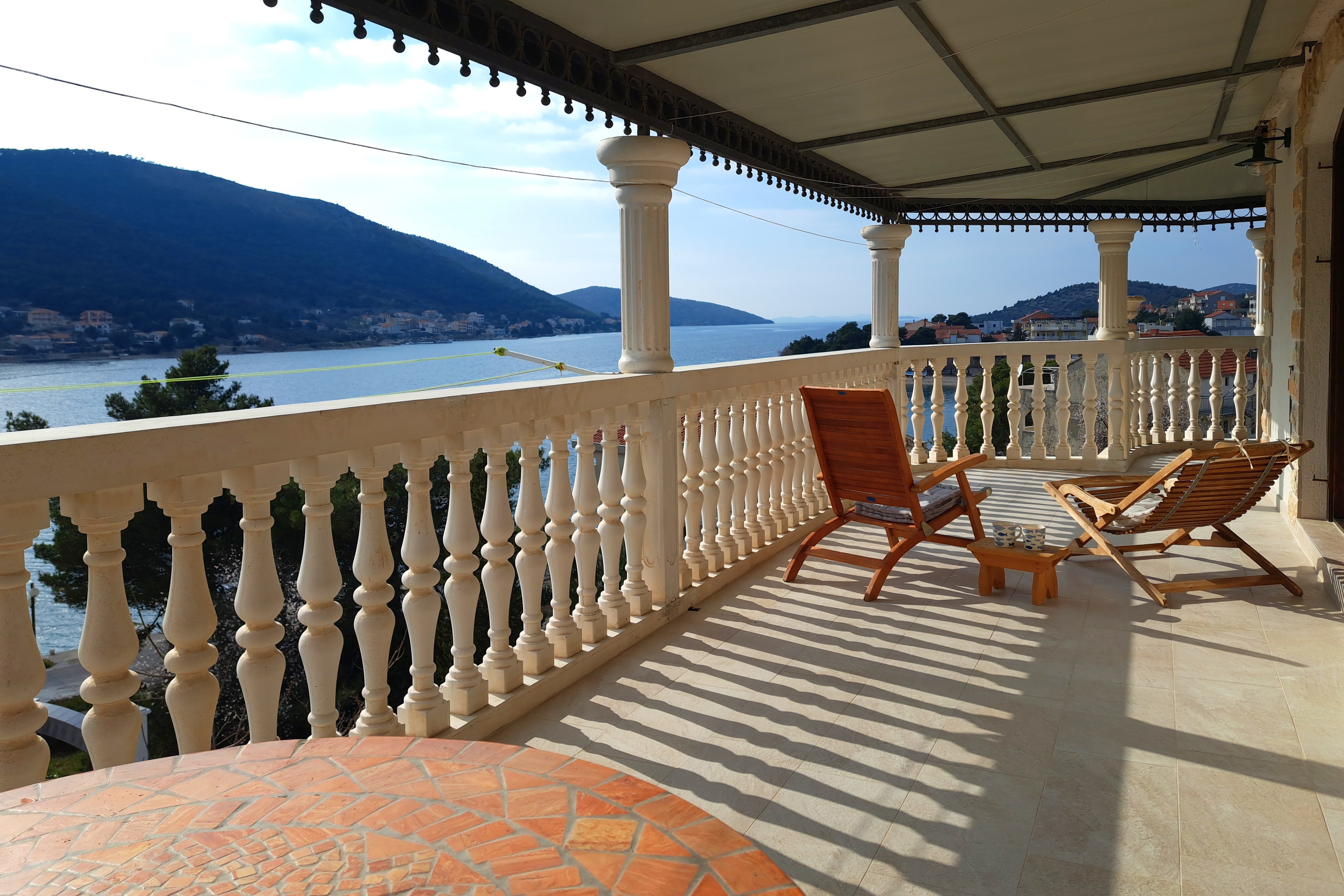 Three bedroom apartment near beach Grebaštica, Šibenik  A-d