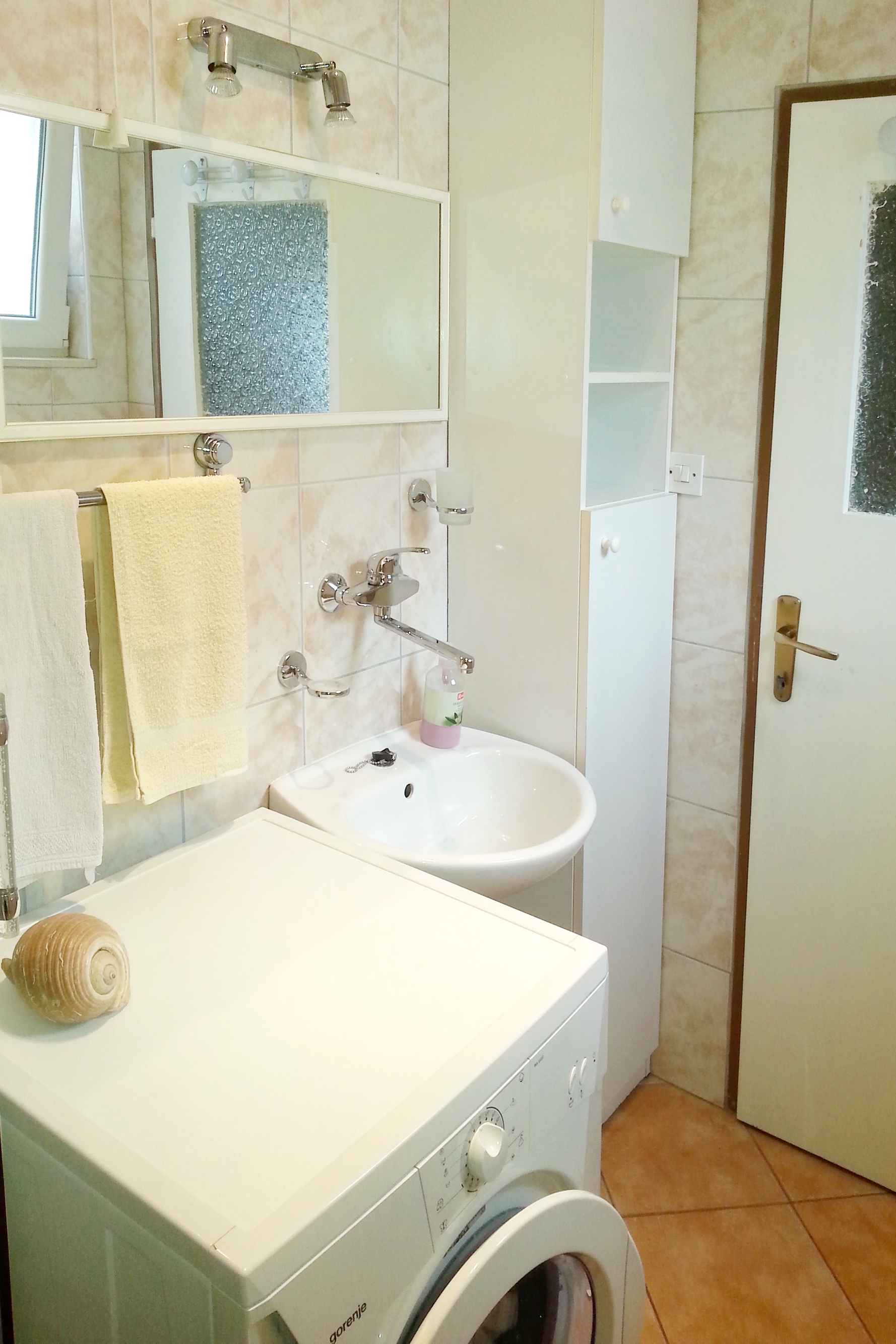 One bedroom apartment near beach Duće, Omiš  A-c