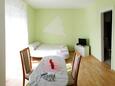 Biograd na Moru, Гостиная в размещении типа studio-apartment, доступный кондиционер и WiFi.