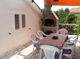 Malinska, Terrasse dans l’hébergement en type apartment, avec la vue sur la mer et WiFi.