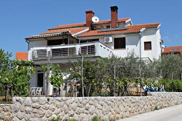 Krk, Krk, Szálláshely 5294 - Apartmanok és szobák kavicsos stranddal.