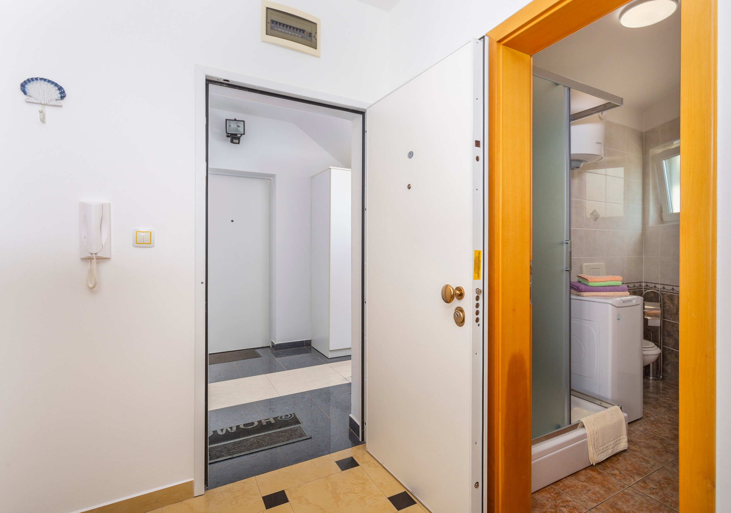 Two bedroom apartment with terrace and sea view Njivice, Krk  A-b