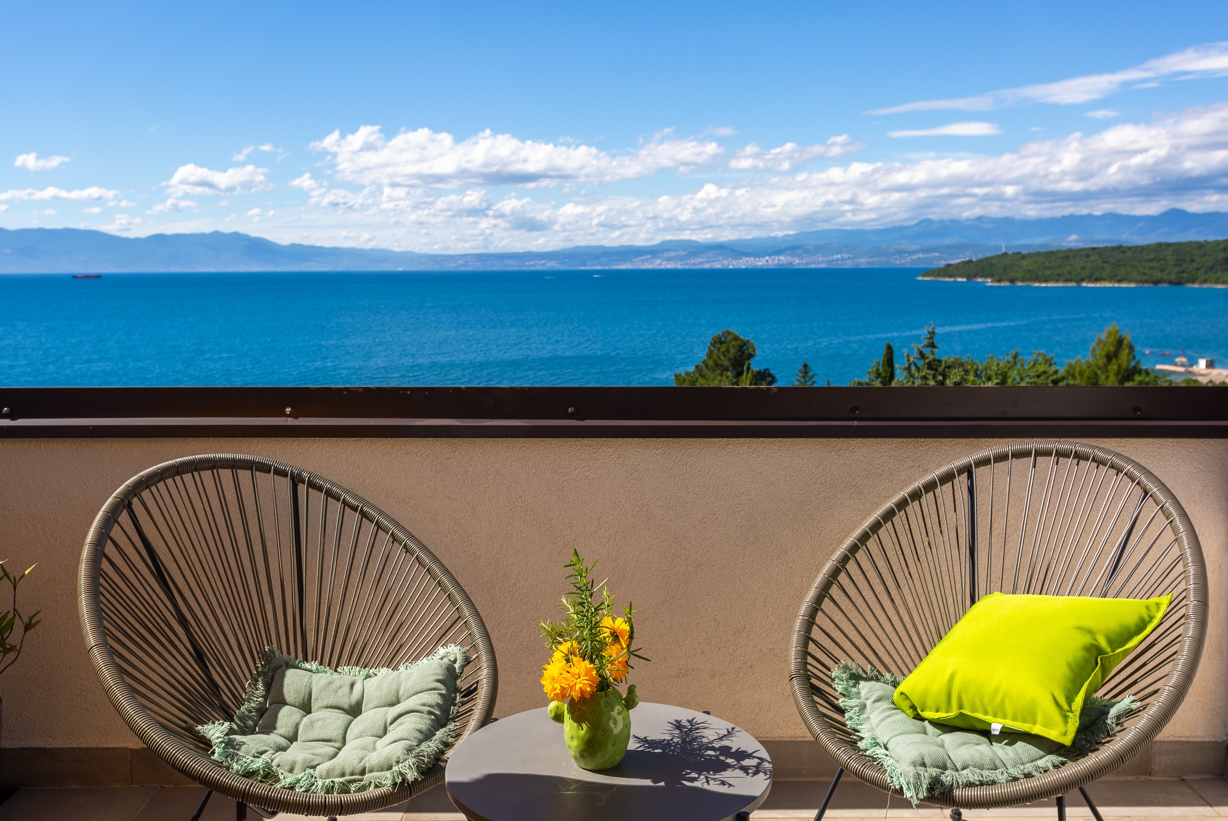 Two bedroom apartment with terrace and sea view Njivice, Krk  A-c