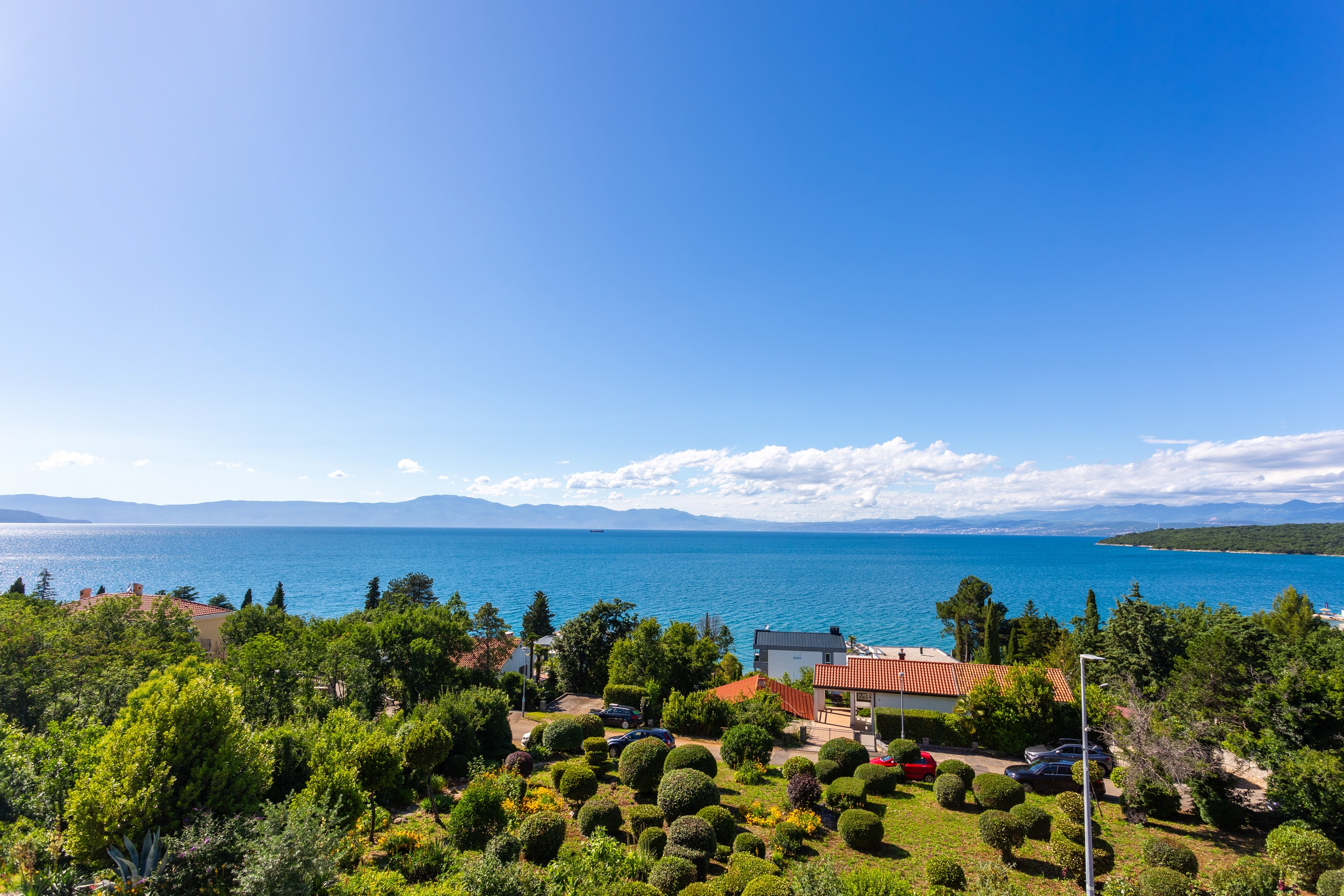 Two bedroom apartment with terrace and sea view Njivice, Krk  A-c