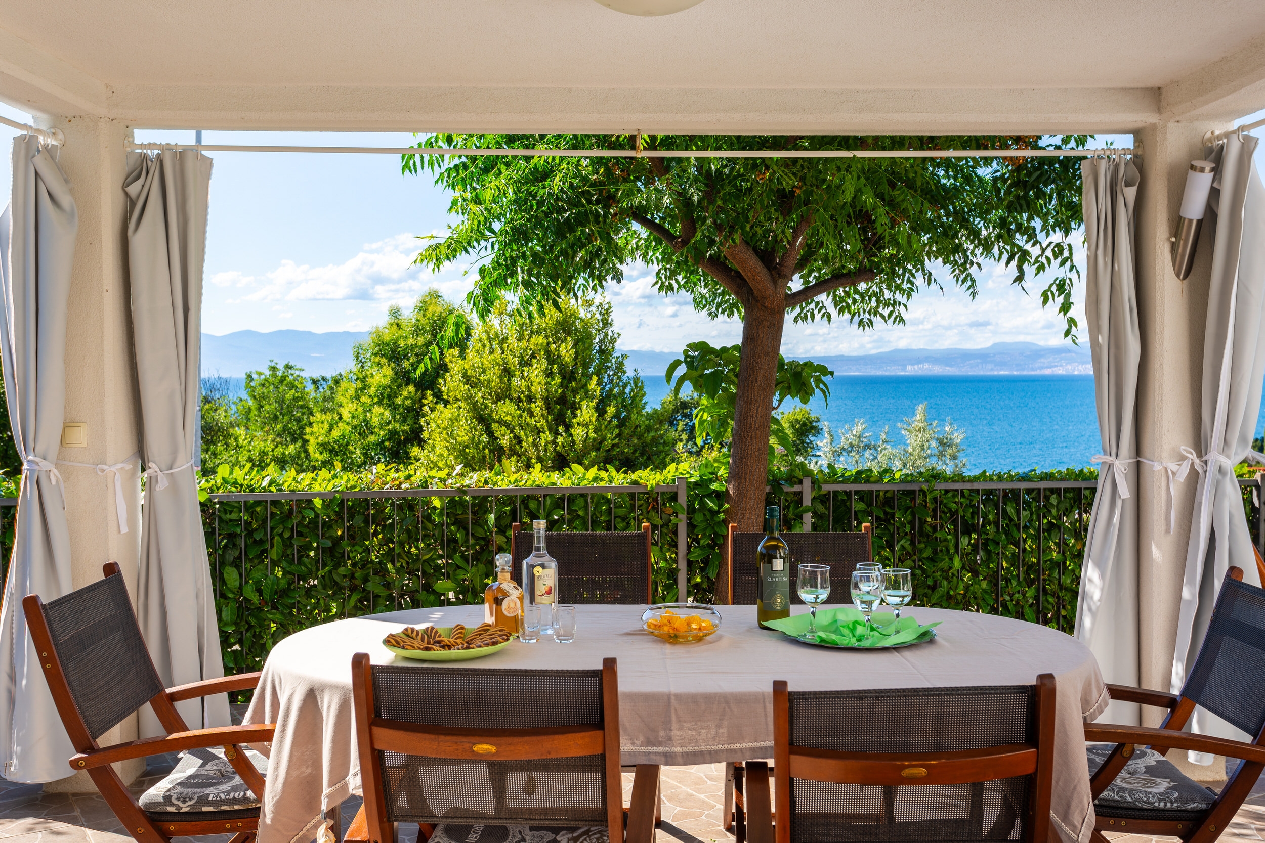 Two bedroom apartment with terrace and sea view Njivice (Krk) (A-5295-b)