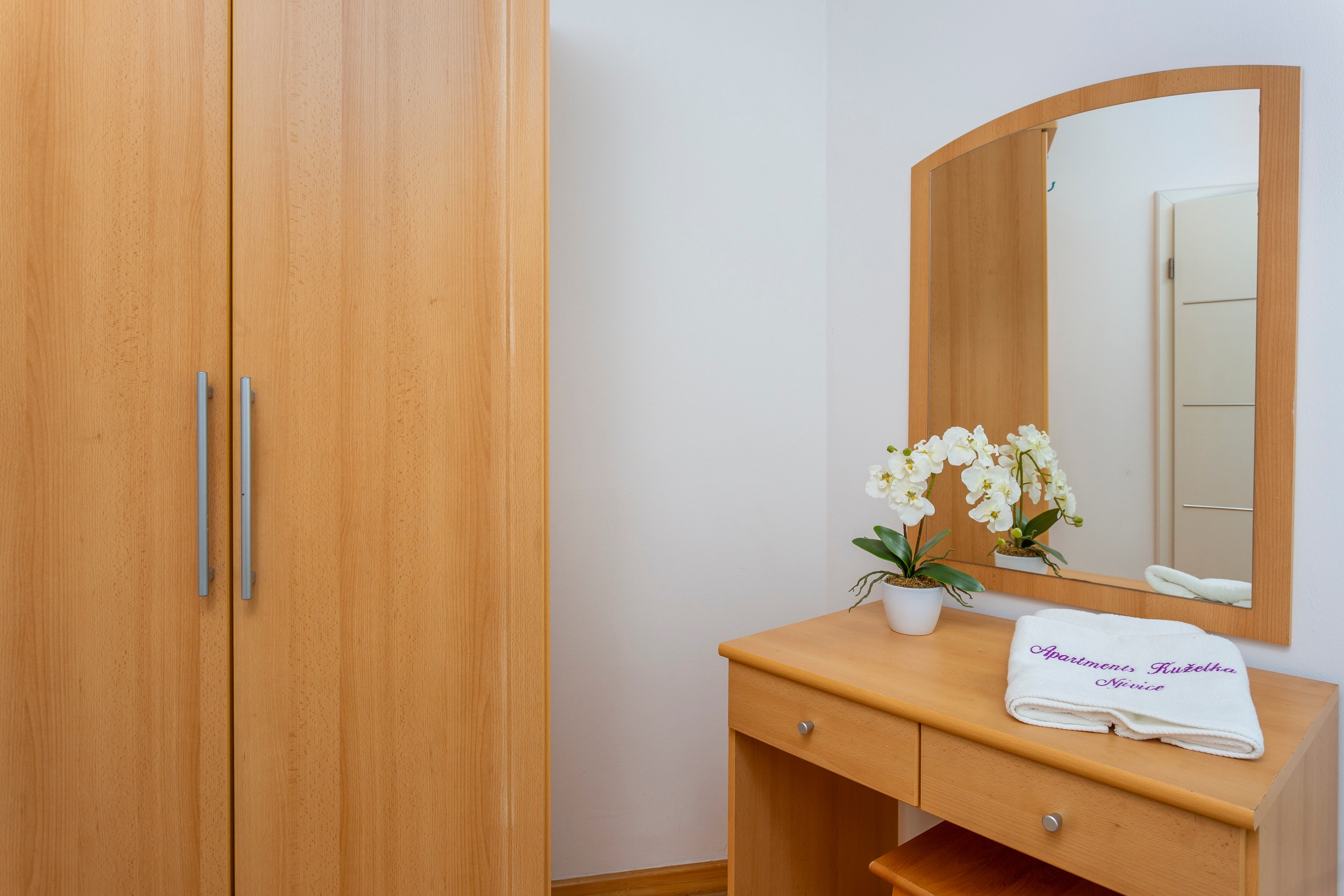 Two bedroom apartment with terrace and sea view Njivice, Krk  A-a