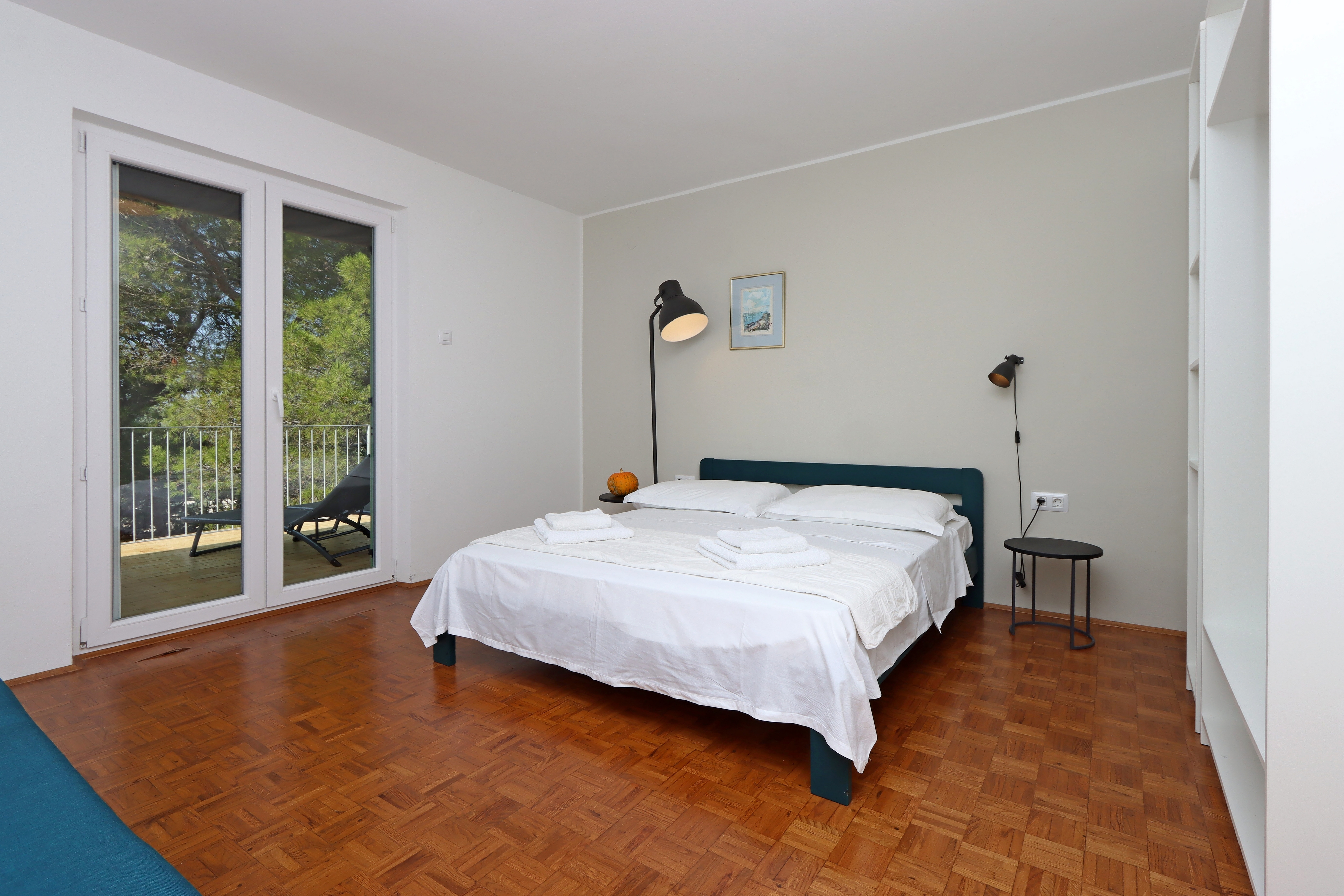 Three bedroom apartment with terrace Omišalj, Krk  A-a
