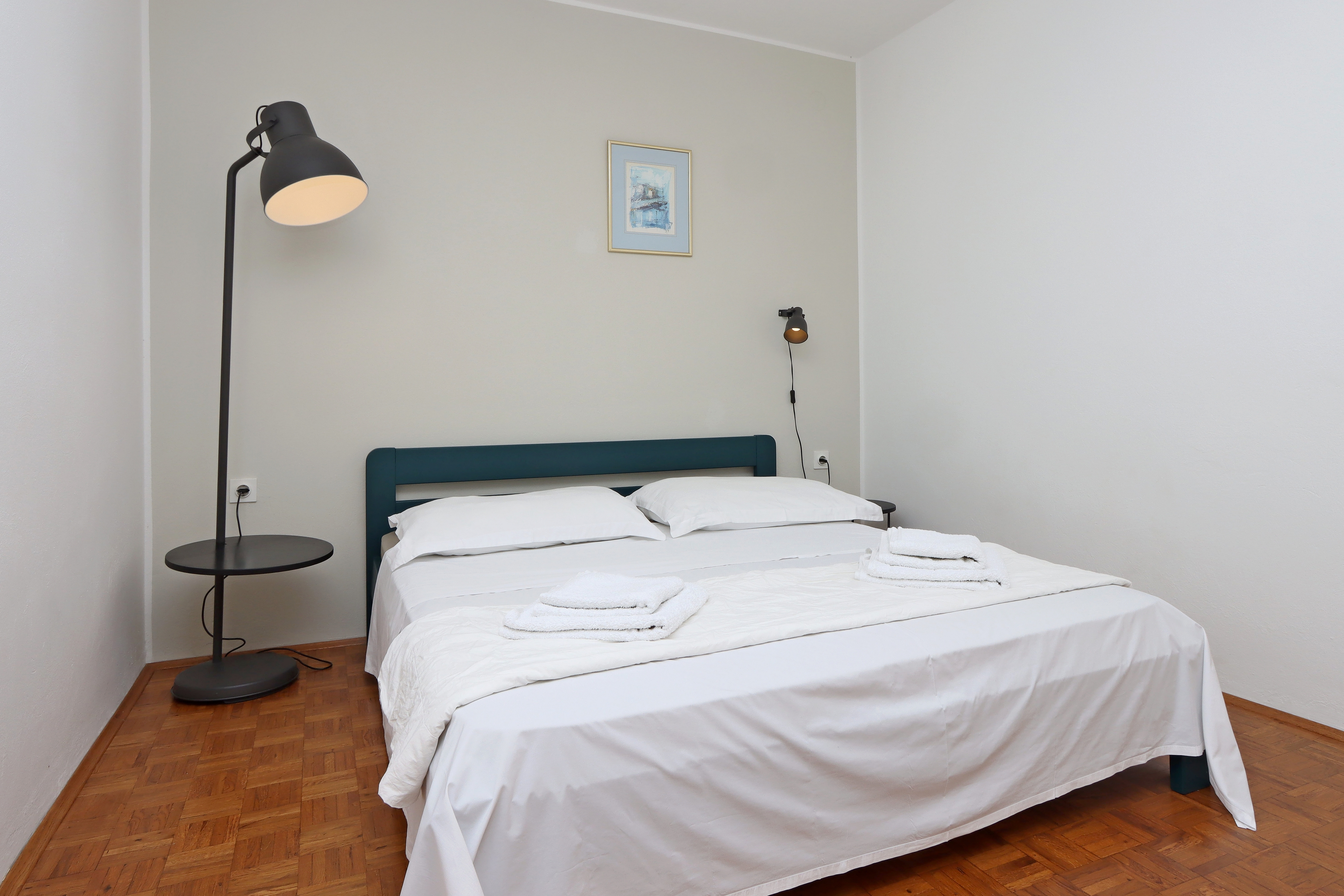 Three bedroom apartment with terrace Omišalj, Krk  A-a