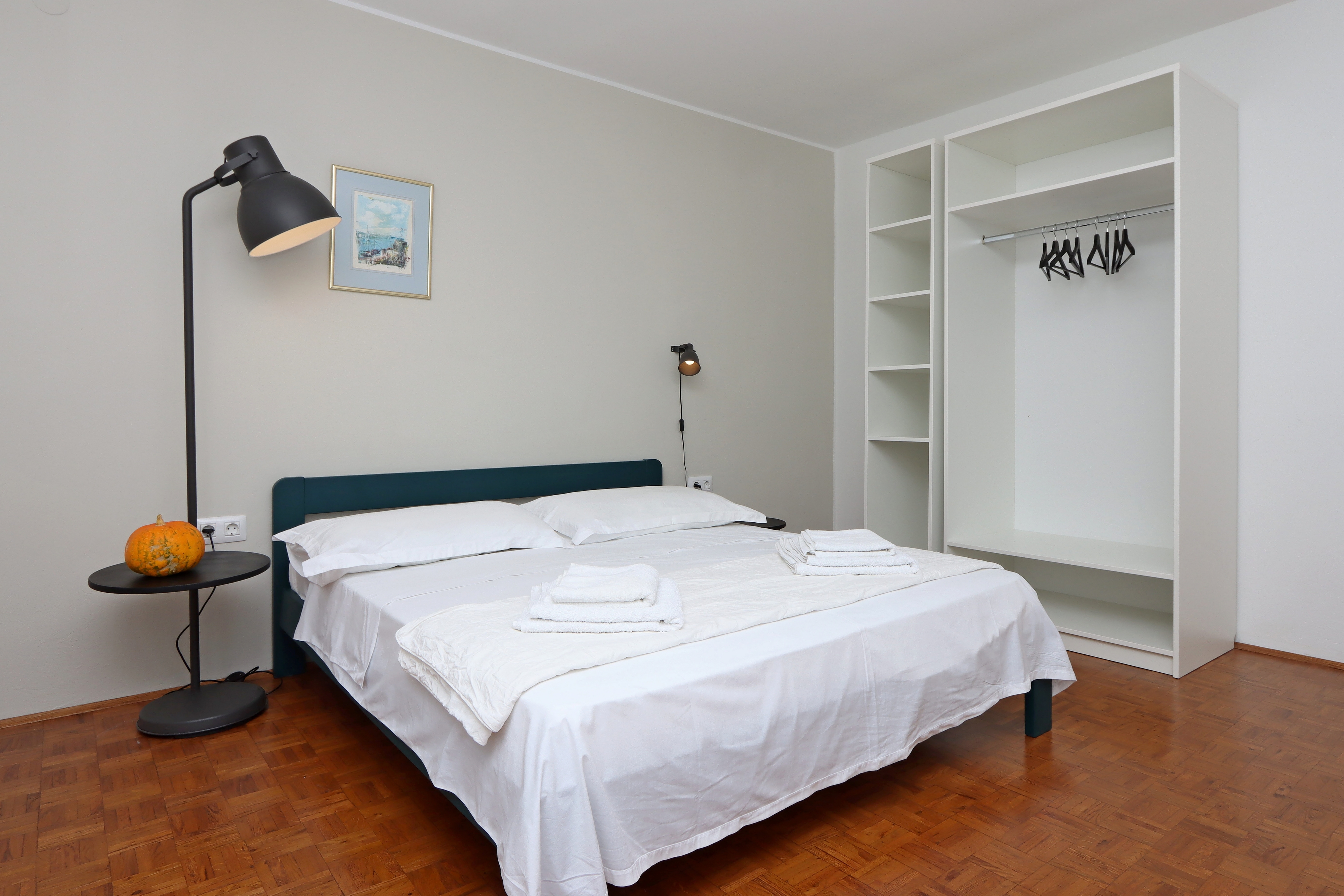 Three bedroom apartment with terrace Omišalj, Krk  A-a