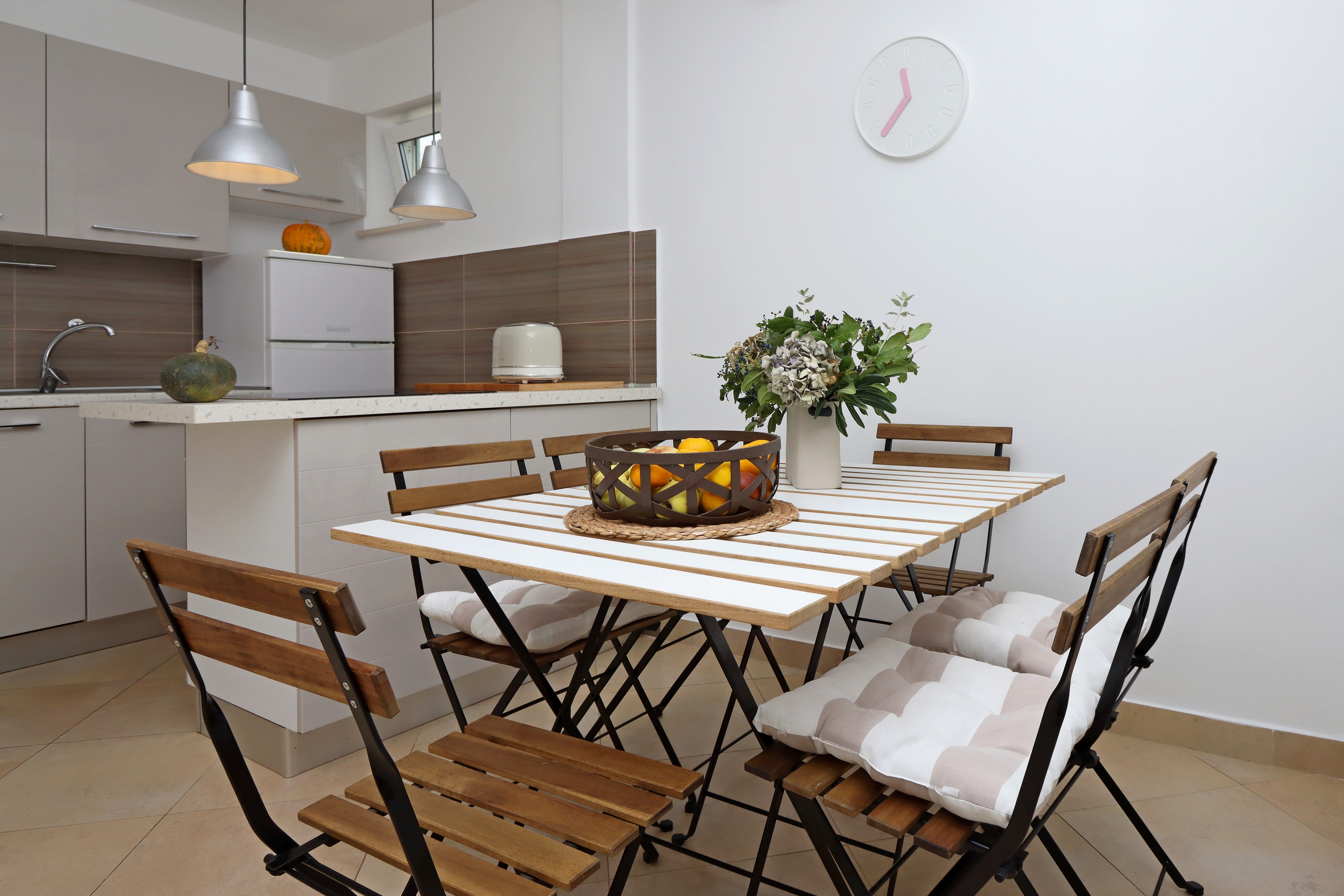 Three bedroom apartment with terrace Omišalj, Krk  A-a