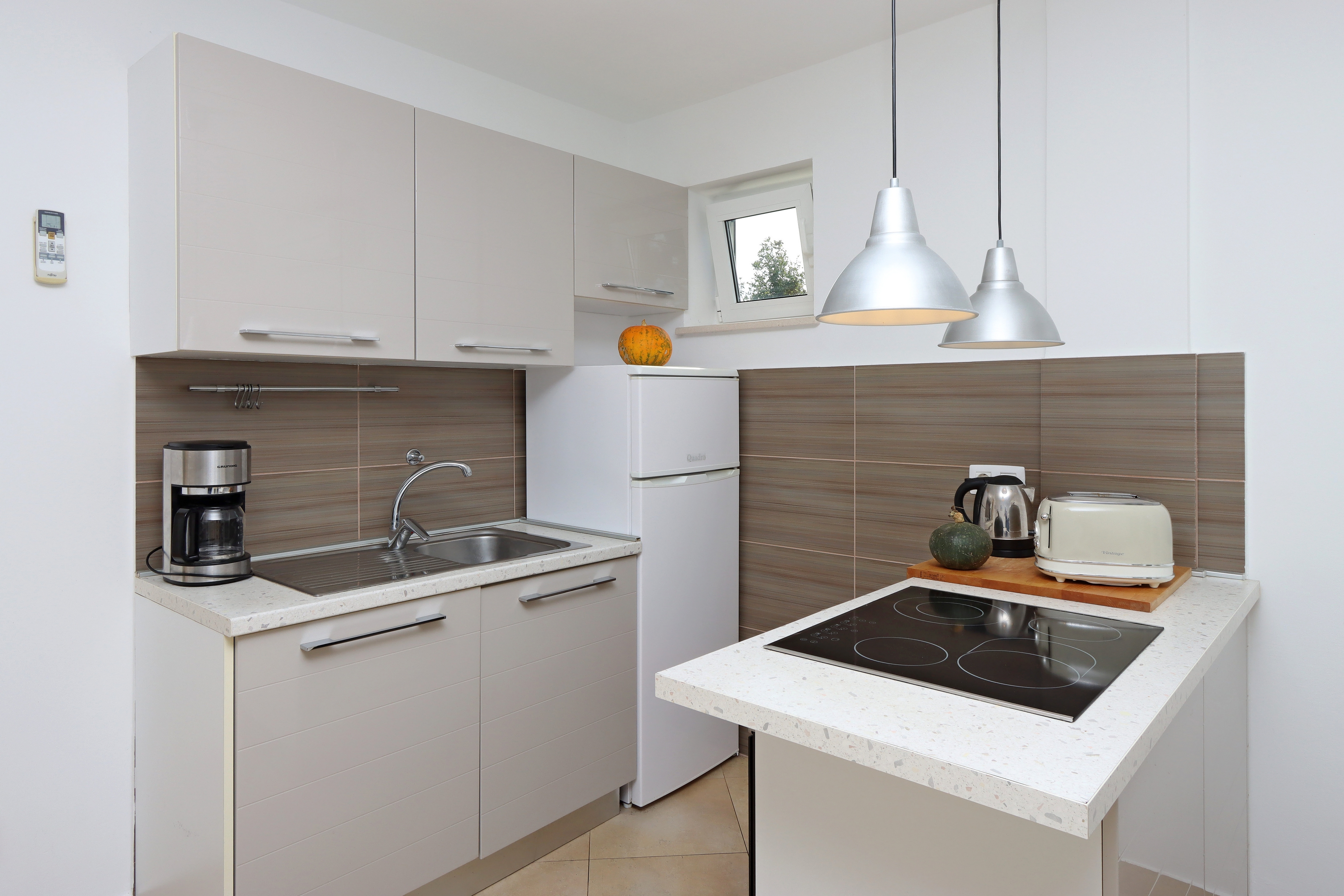 Three bedroom apartment with terrace Omišalj, Krk  A-a