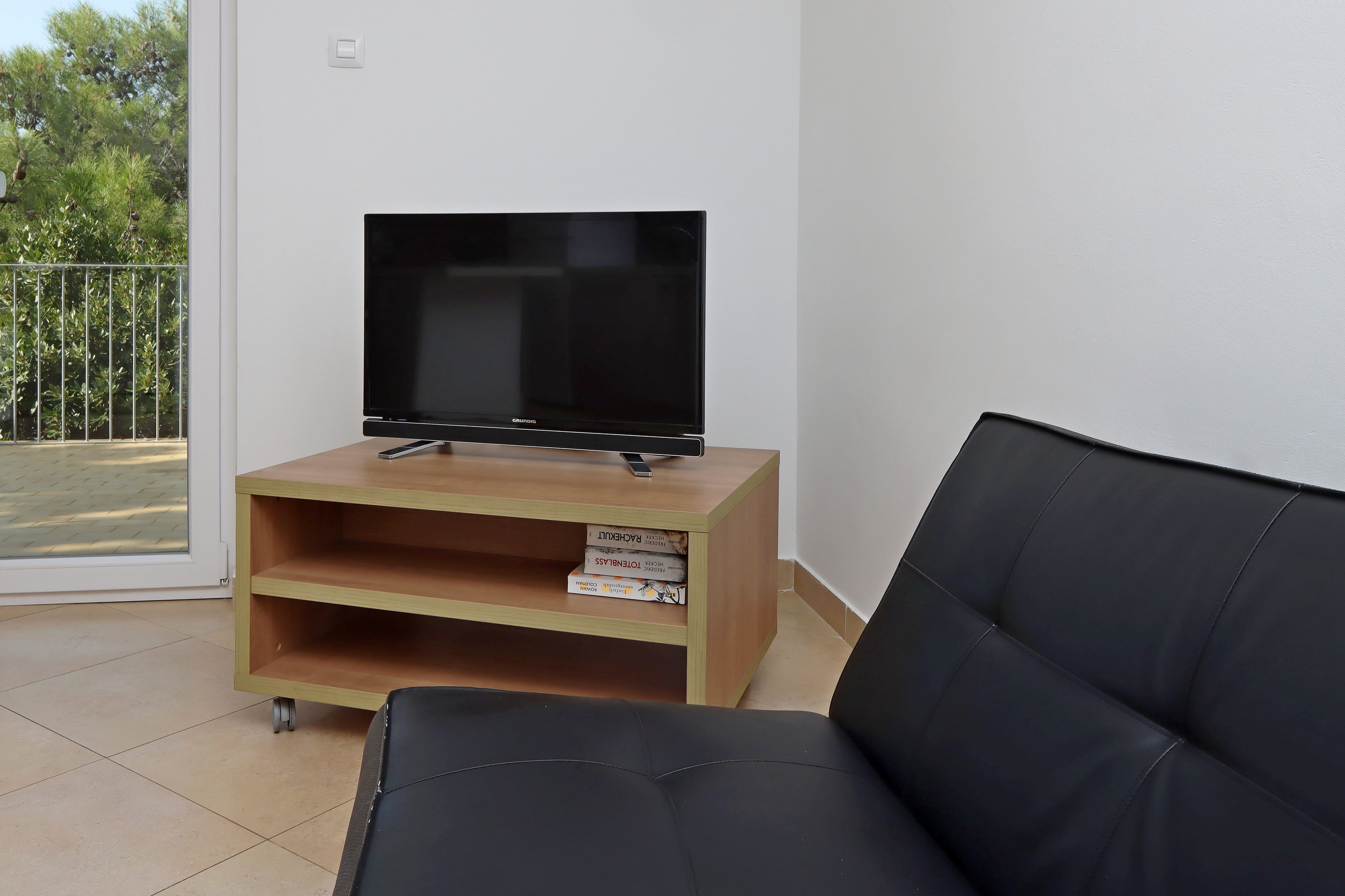 Three bedroom apartment with terrace Omišalj, Krk  A-a