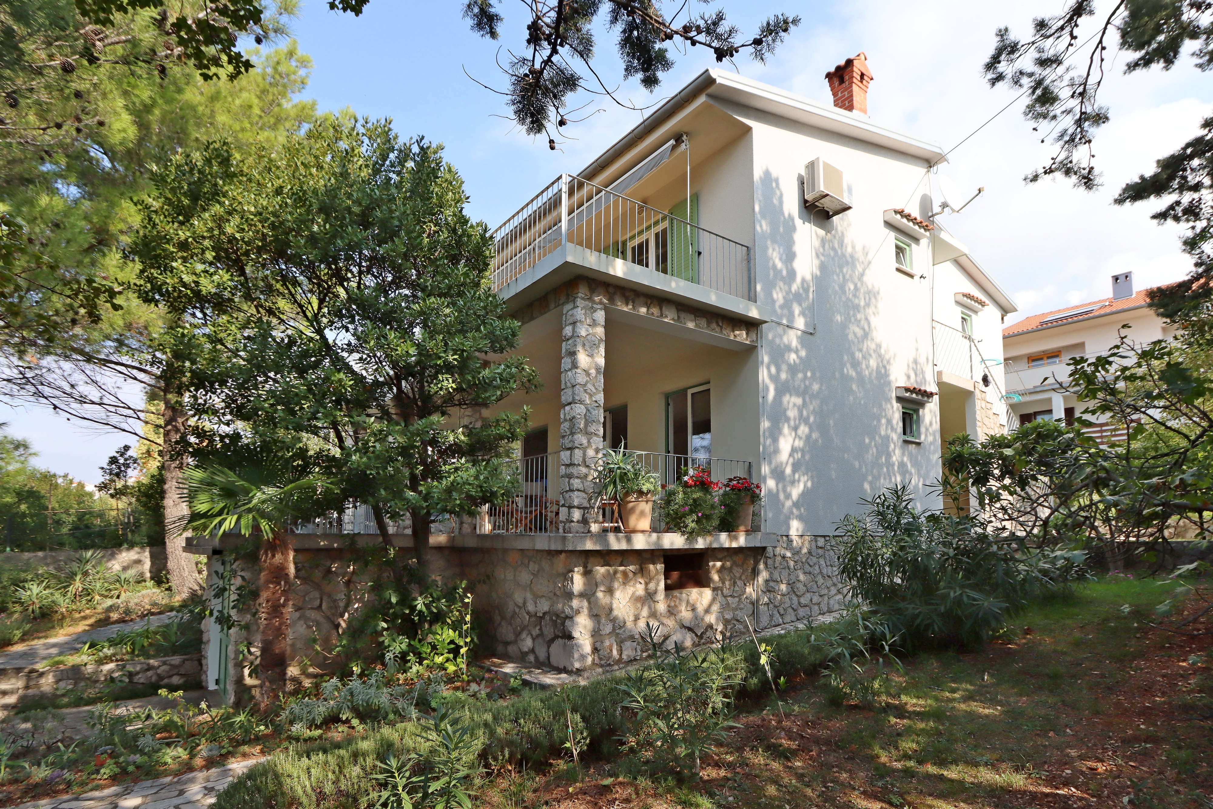 Three bedroom apartment with terrace Omišalj, Krk  A-a