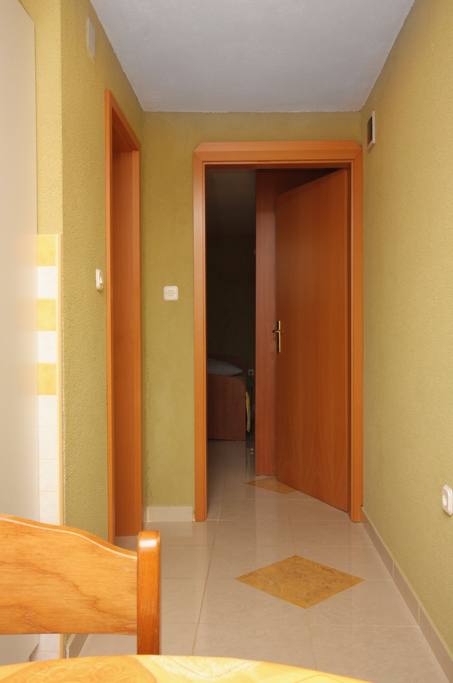 One bedroom apartment with terrace and sea view Vrbnik, Krk  A-a