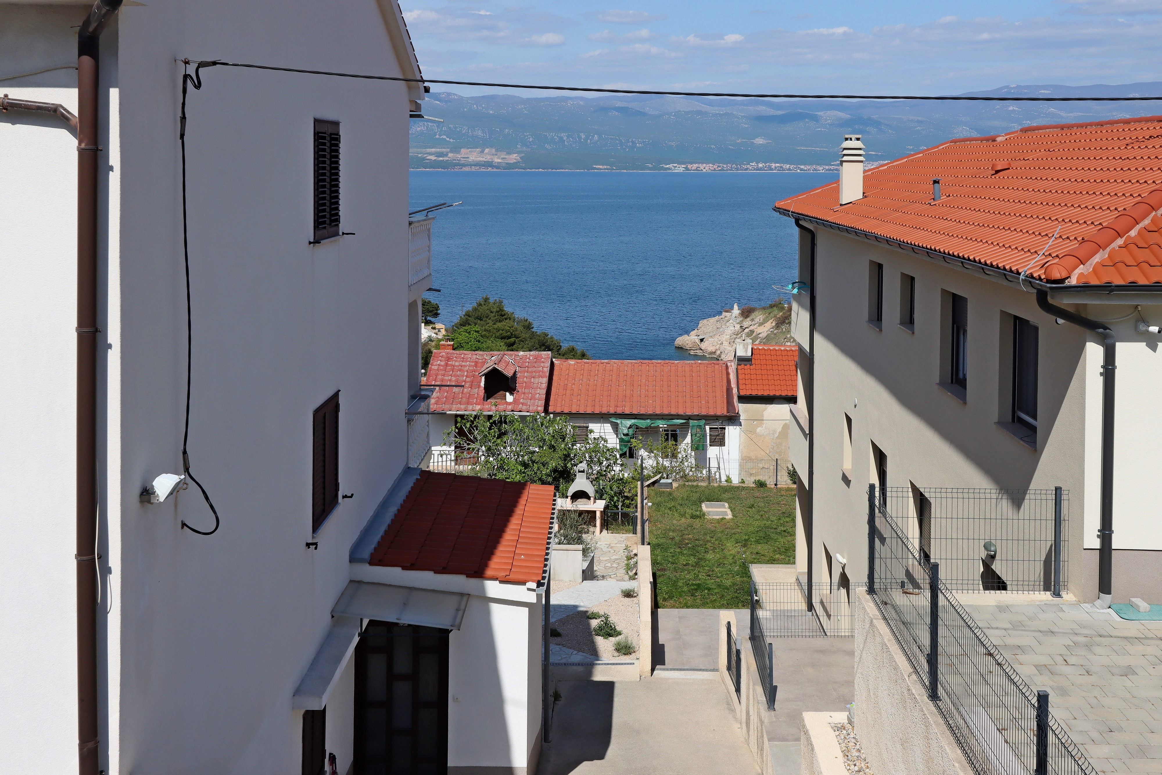 One bedroom apartment with terrace and sea view Vrbnik, Krk  A-a