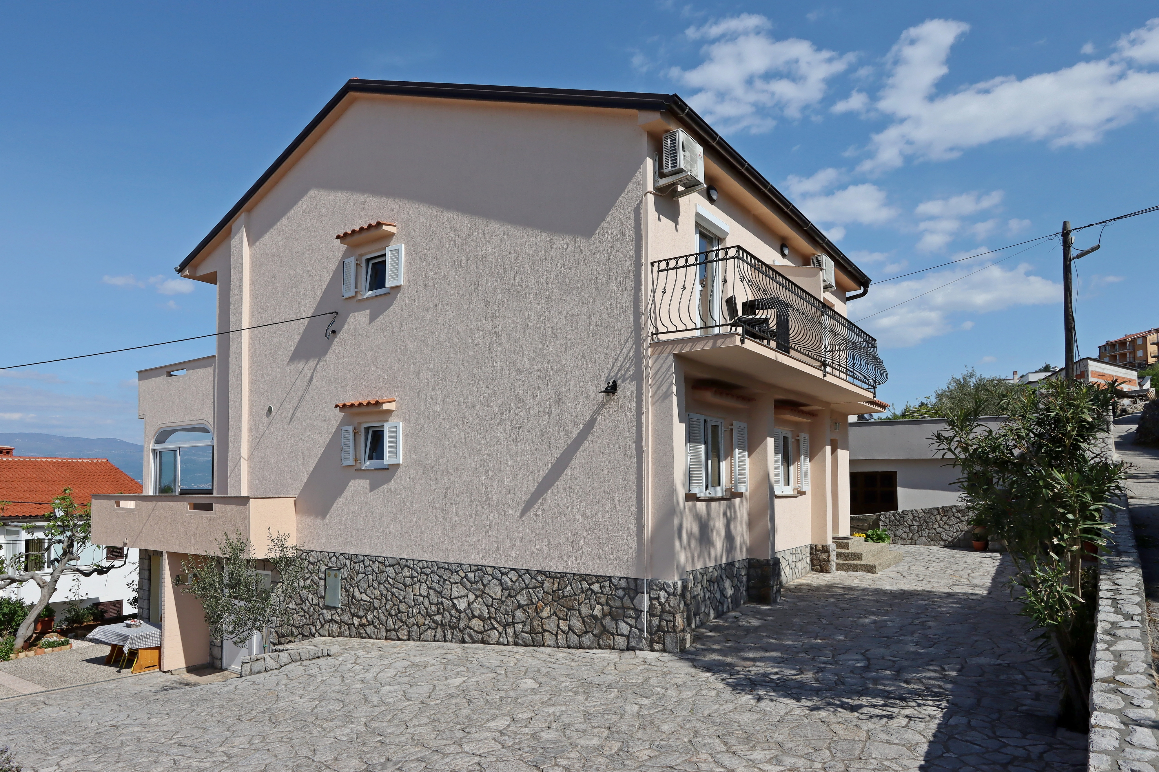 Room with balcony Vrbnik, Krk (S-5299-c)