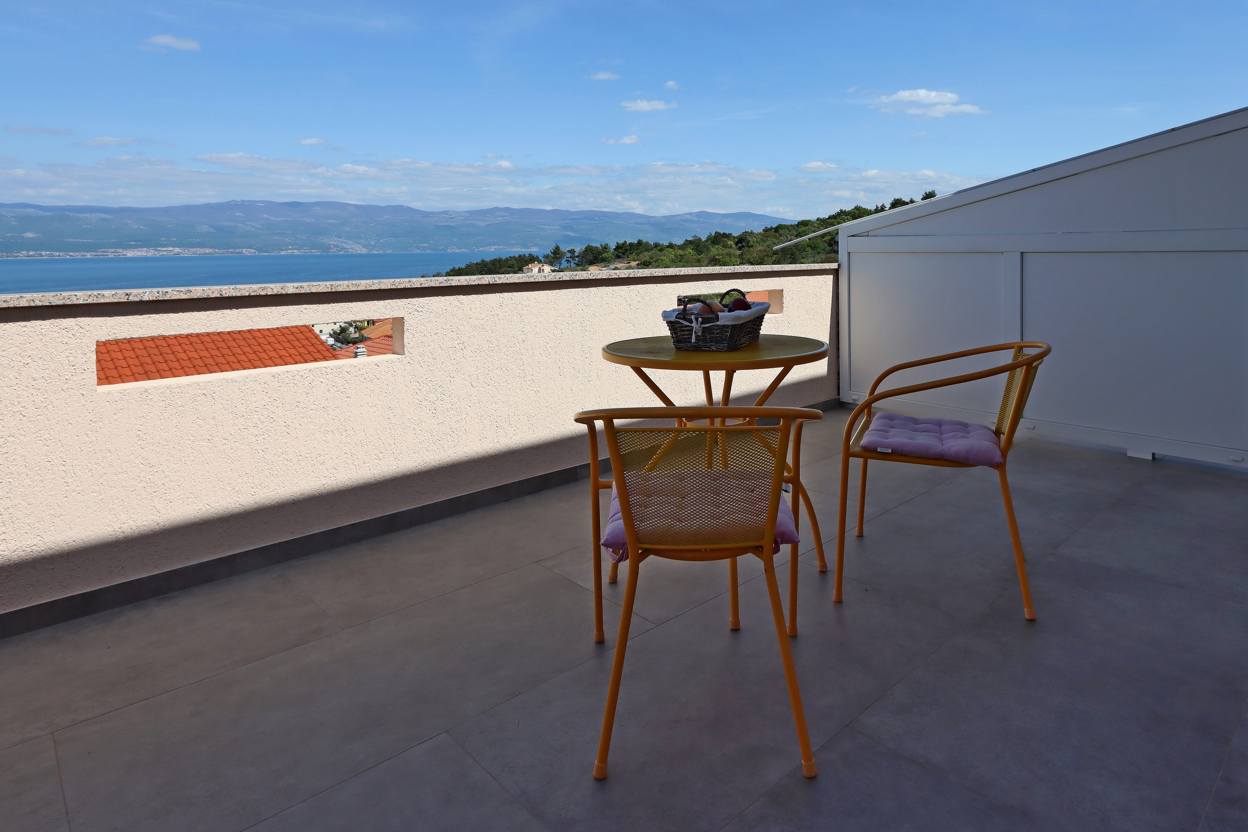 Room with terrace and sea view Vrbnik, Krk (S-5299-b) Room with terrace and sea view Vrbnik, Krk (S-5299-b)