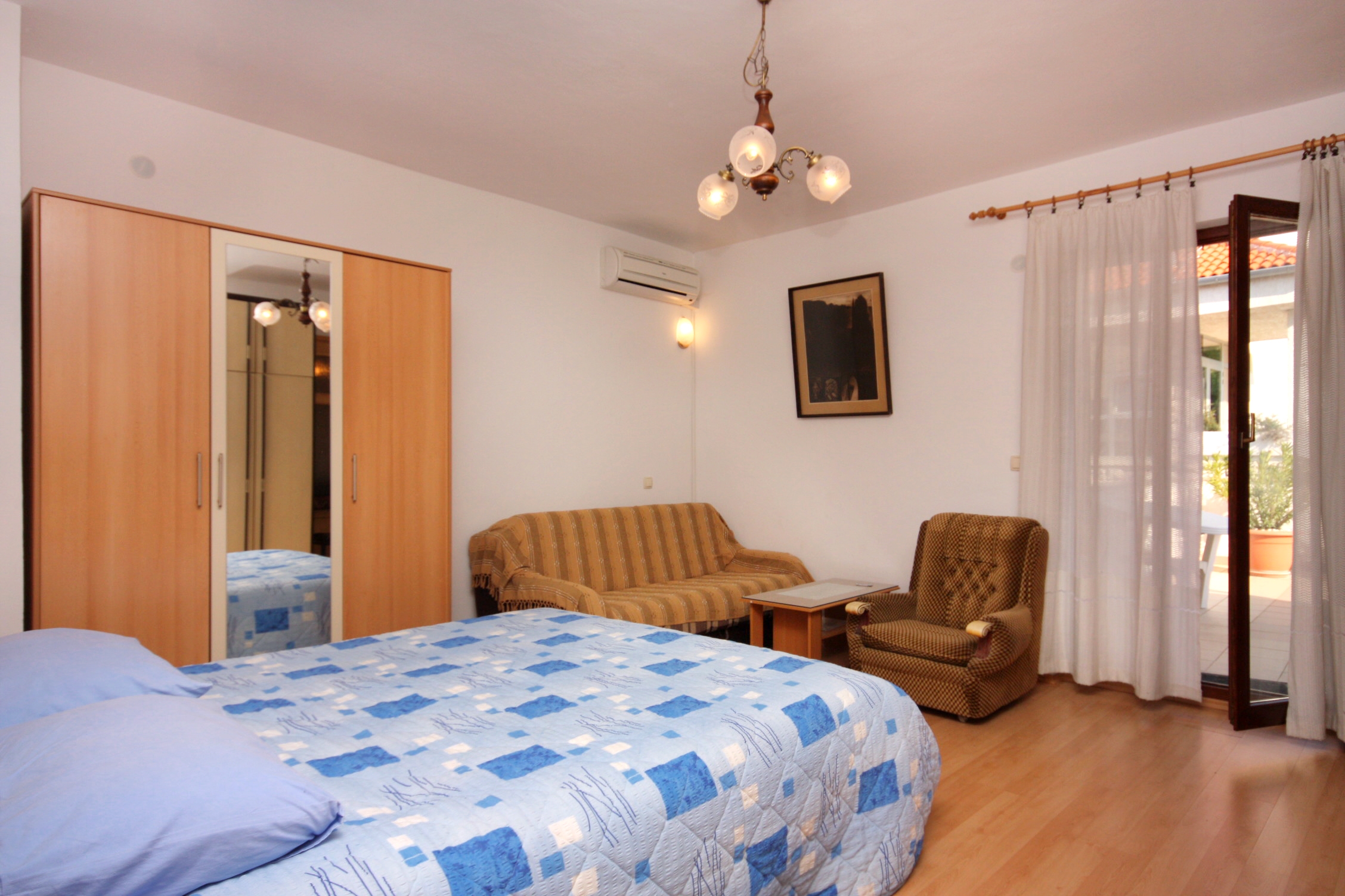 One bedroom apartment with air-conditioning Vrbnik, Krk (A-5301-b) One bedroom apartment with air-conditioning Vrbnik, Krk (A-5301-b)