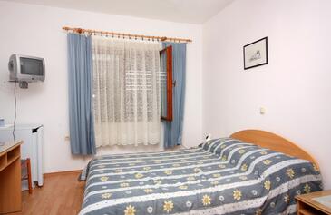 Spalnica Vrbnik, Spalnica v nastanitvi vrste room, dostopna klima in WiFi.