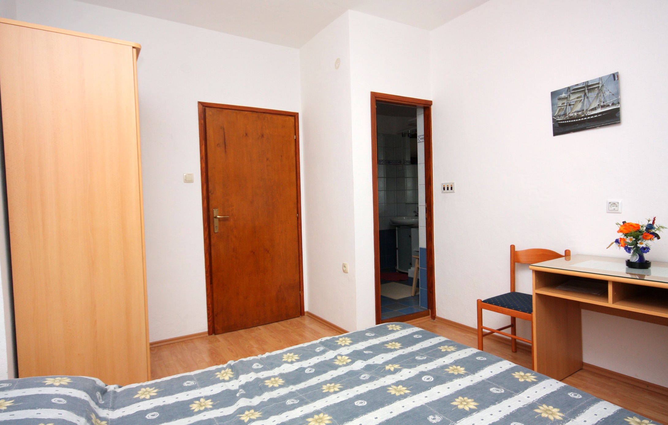 Room with air-conditioning Vrbnik, Krk (S-5301-a) Room with air-conditioning Vrbnik, Krk (S-5301-a)