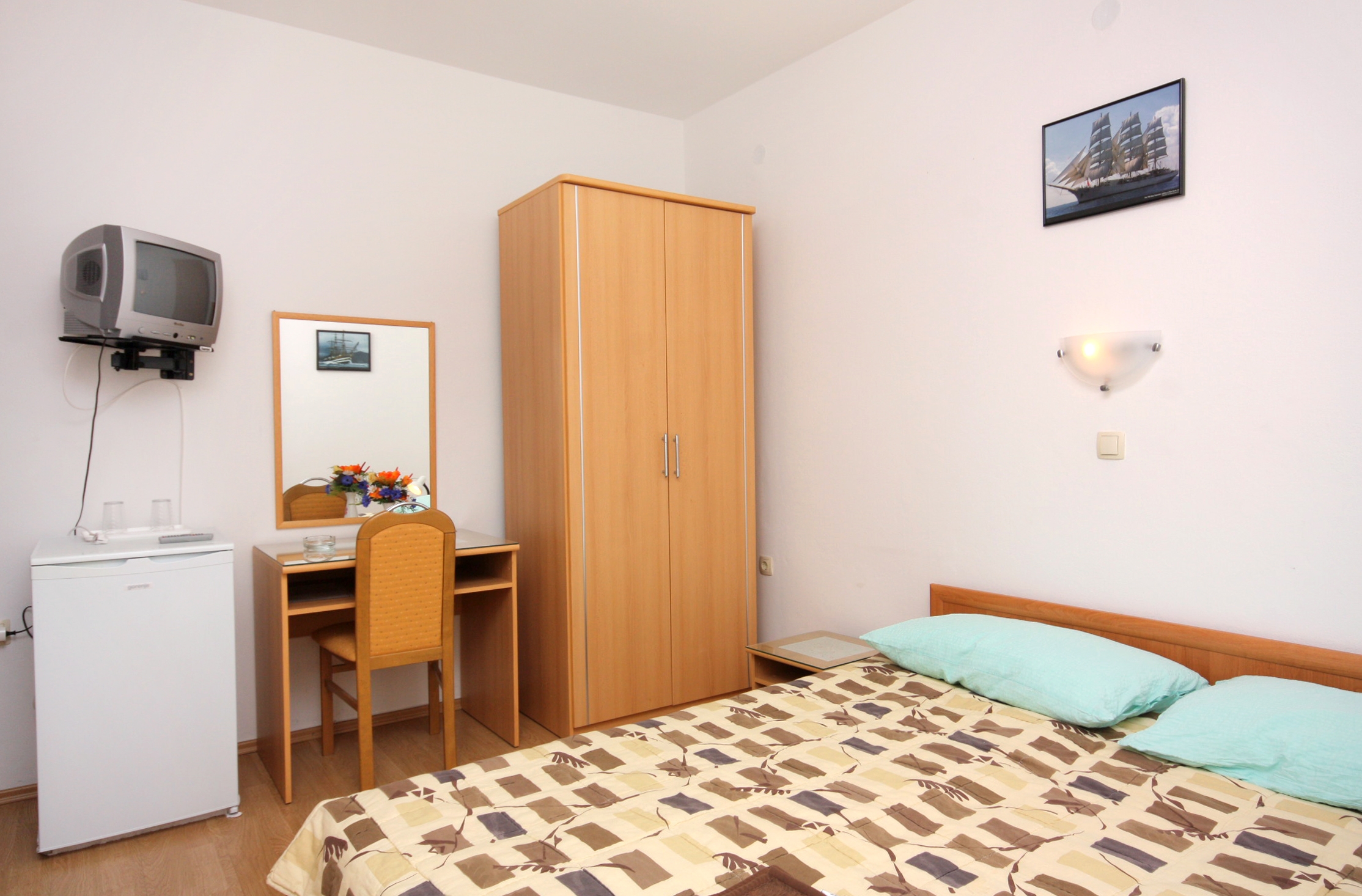 Room with air-conditioning Vrbnik, Krk (S-5301-b) Room with air-conditioning Vrbnik, Krk (S-5301-b)