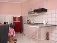 Kuchyně Vrbnik, Kuchyně v ubytování typu apartment, domácí mazlíčci povoleni a WiFi.