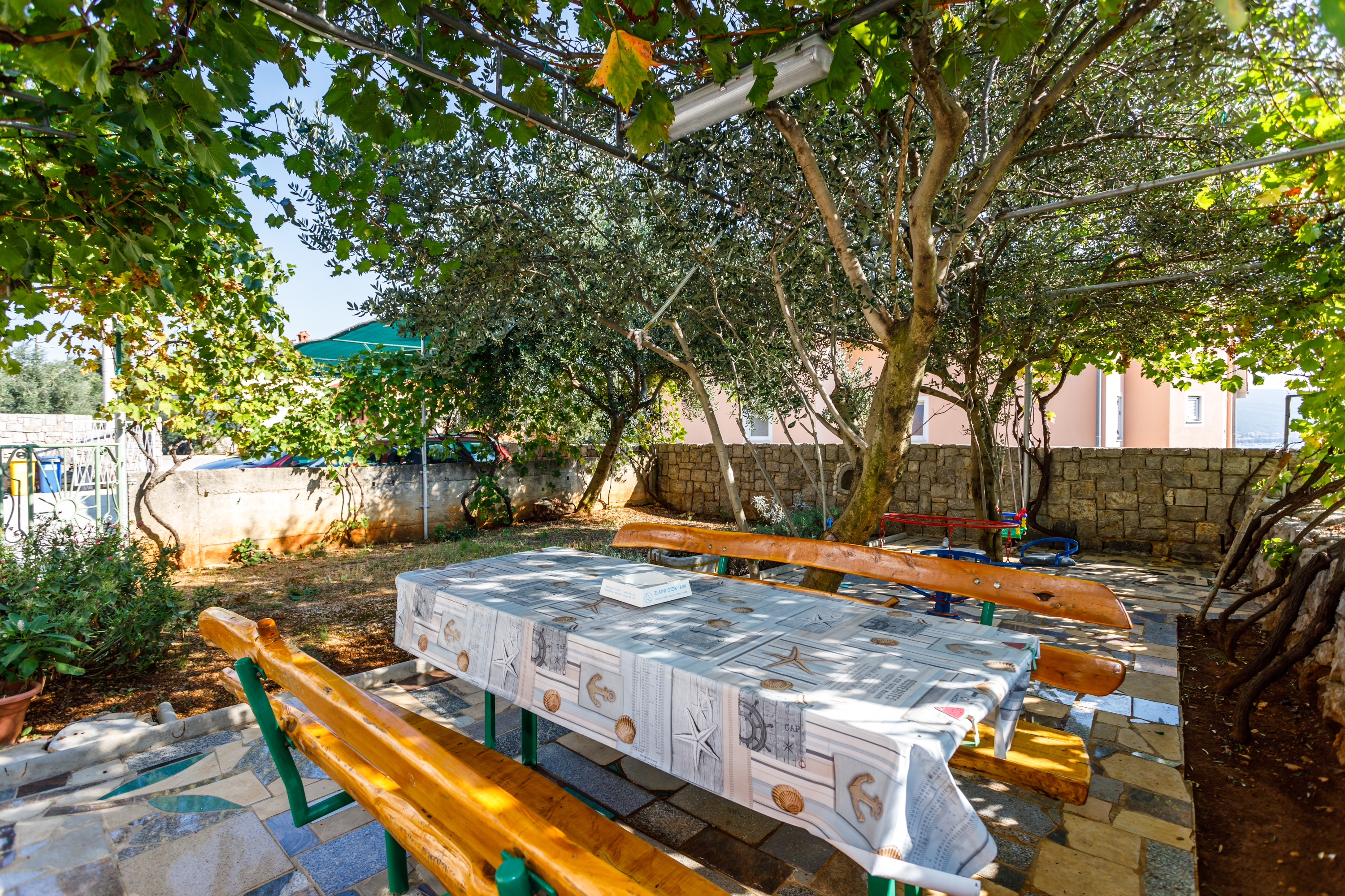 One bedroom apartment with terrace and sea view Kornić, Krk (A-5306-b)