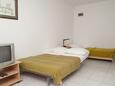 Ložnice Njivice, Ložnice v ubytování typu studio-apartment, domácí mazlíčci povoleni.