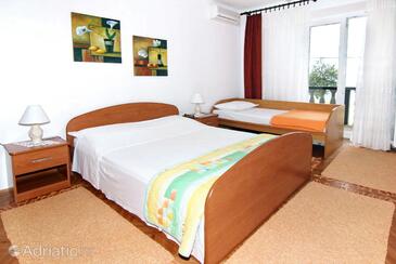 Bedroom Pag, Bedroom in the room, dostupna klima i WIFI.
