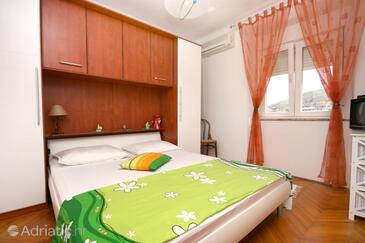 Bedroom Pag, Bedroom in the room, dostupna klima i WIFI.