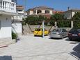 Pinezići, Krk, Parking lot 5319 - Apartments with pebble beach.