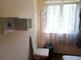 Njivice, Slaapkamer 2 in the apartment, (pet friendly) en WiFi.