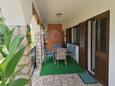 Njivice, Terraza in the apartment, (pet friendly) y WiFi.