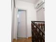 Njivice, Hallway in the apartment, air condition available, (pet friendly) and WiFi.