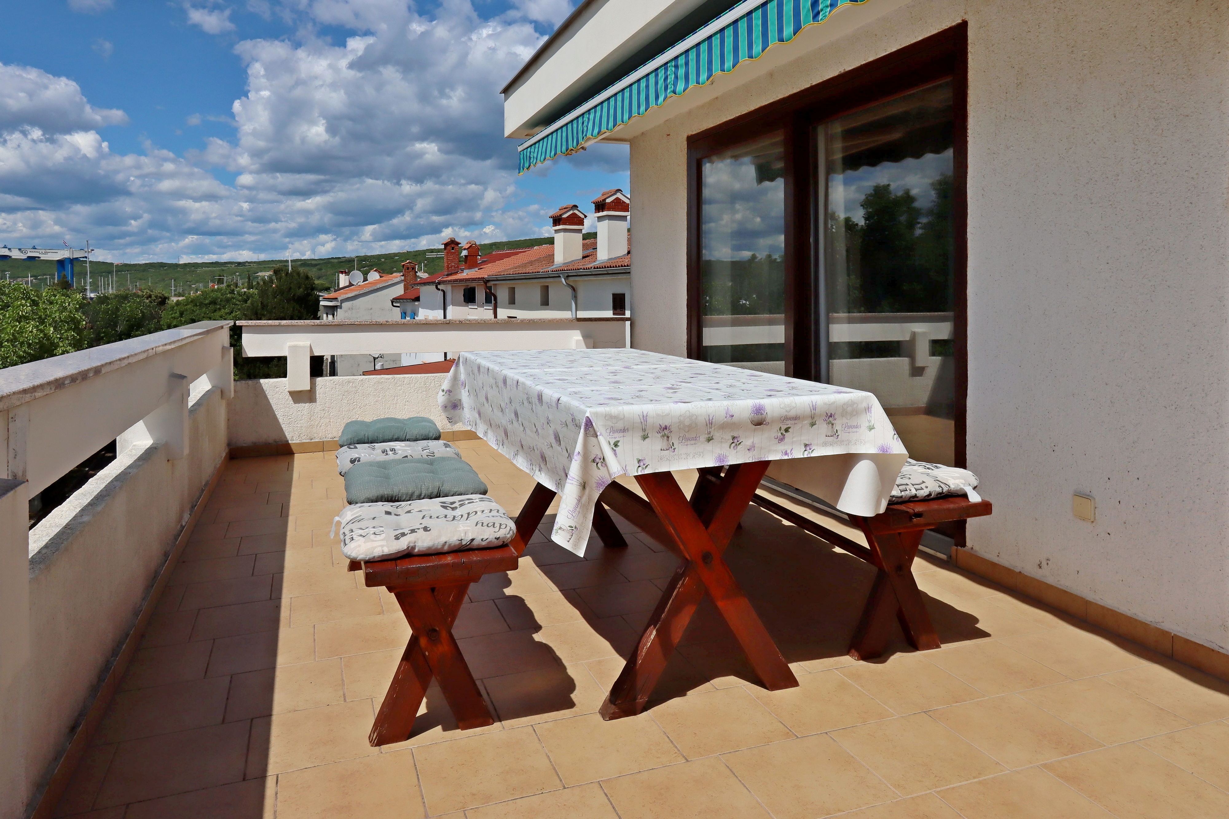 Four bedroom apartment with terrace and sea view Punat, Krk  A-a