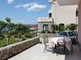 Punat, Terrasse dans l’hébergement en type apartment, avec la vue sur la mer, animaux acceptés et WiFi.