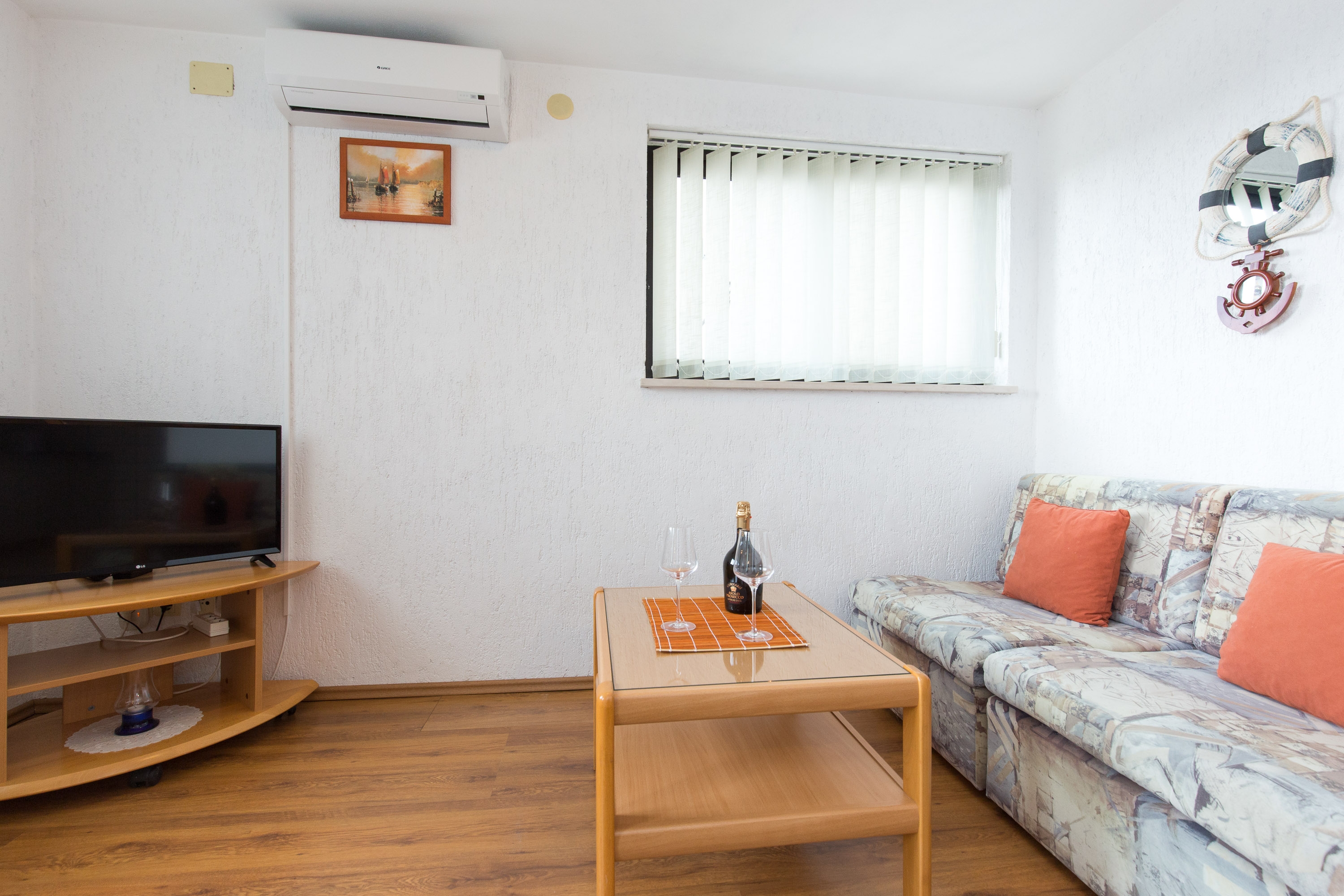 One bedroom apartment with terrace and sea view Punat, Krk (A-5345-d) One bedroom apartment with terrace and sea view Punat, Krk (A-5345-d)